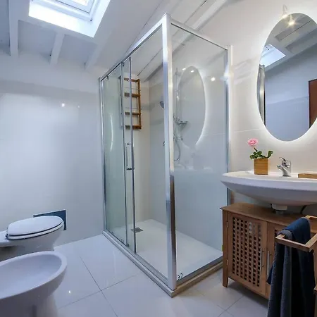 Santa Croce At Your Fingertips. Apartment Florence