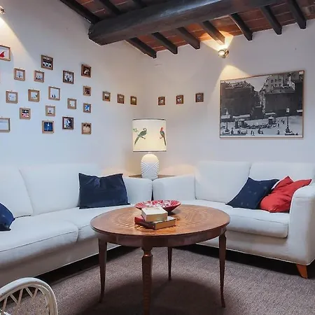 Apartment Santa Croce At Your Fingertips.